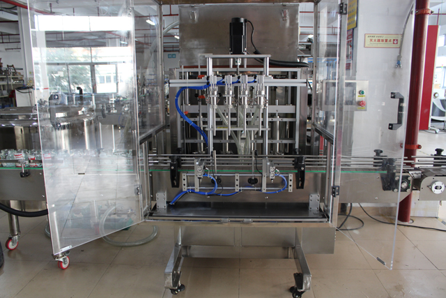 TÖLTŐGÉP 4 fej (3).JPG