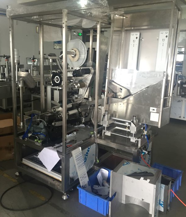 gépek gyári csövekben feliratozás.jpg