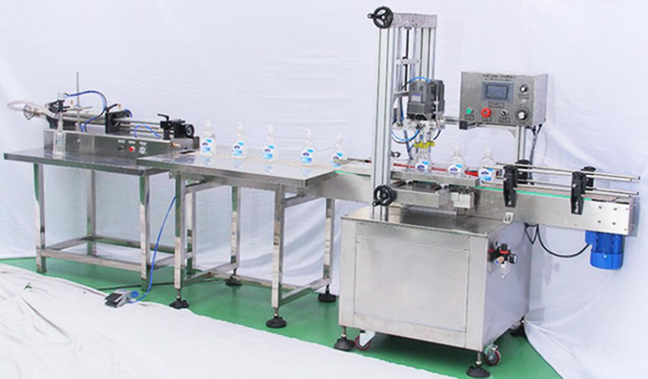 automatic screw capping machine inline csavaros kupakoló gép.jpg