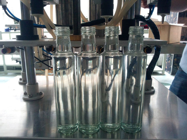 perfume bottles for overflow filling kitöltő parfüm.jpg