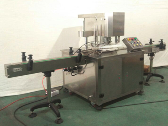 dobozok pecsételő.jpg