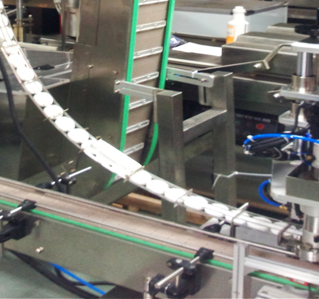 tégelyek emelése etetés.jpg