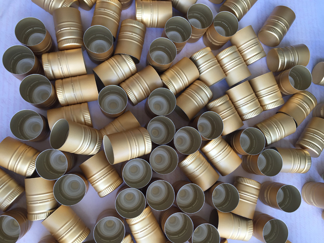 caps samples sent from usa customer for capping machine alumínium kupakok.jpg