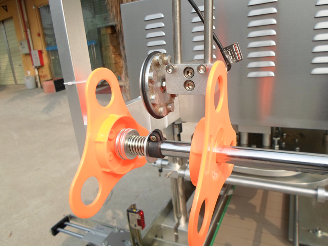 film roller henger fólia betöltéséhez tömítés.jpg