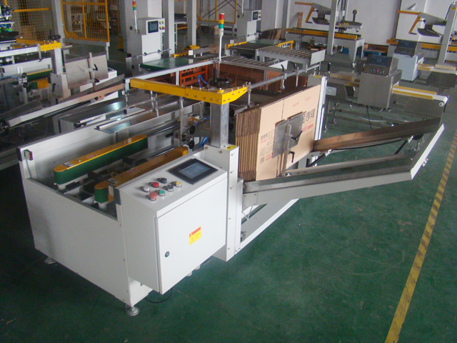 karton felállító automata gyári.JPG