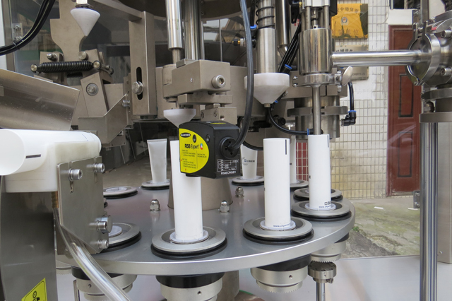 csőtöltő tömítő berendezés.jpg