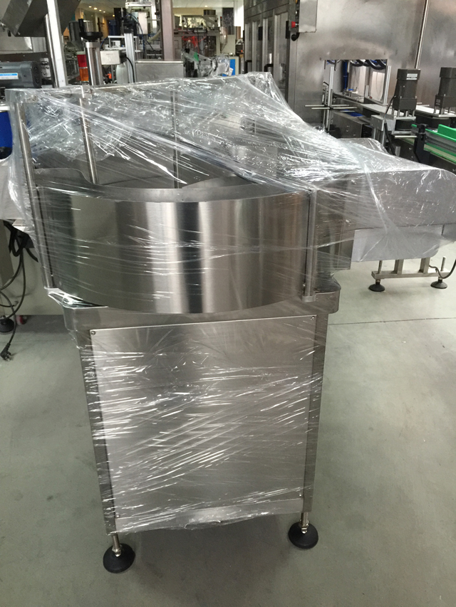 palackok asztalok.jpg