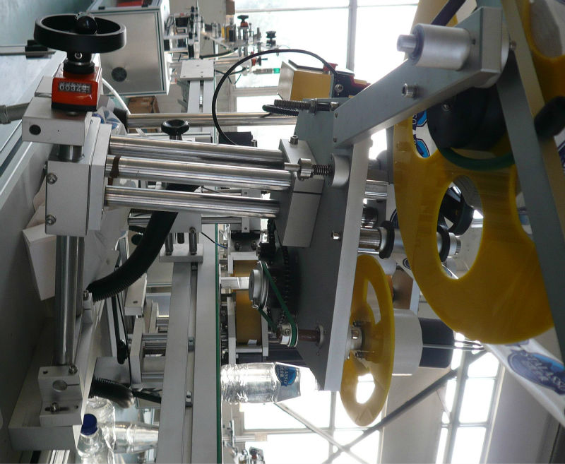 felfelé lefelé kétoldalas öntapadós címkeragasztó gép