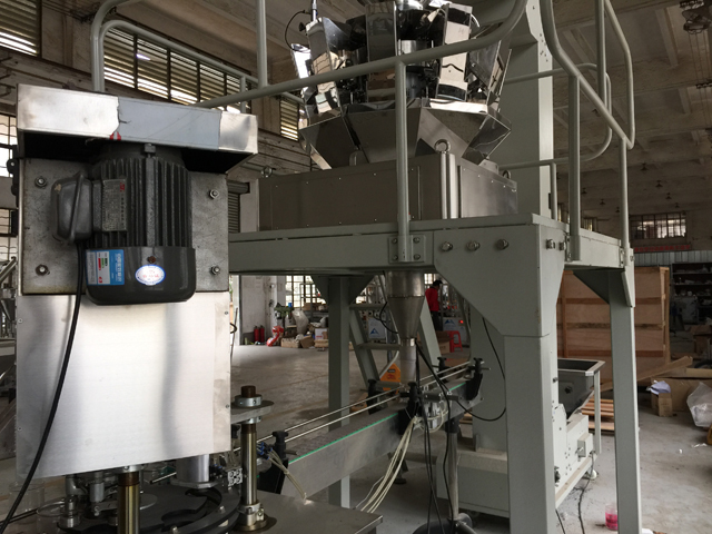 KENDŐFELTÖLTŐ TÖMÍTŐGÉP close shot.jpg