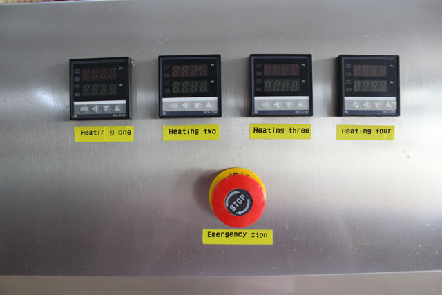 high speed automatic bottles screw capping machine tornillo de botella de nivelación de la máquina BEZÁR KÉP A CSAVARFESZÜLŐ GÉPÉRŐL.jpg