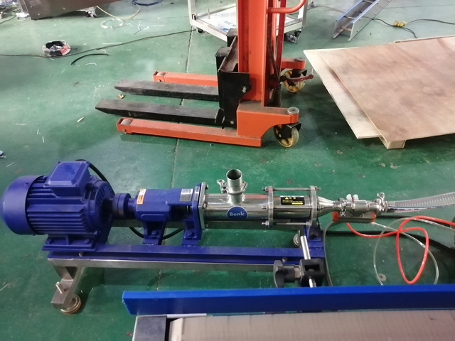 12 fejes töltőgép keverőfűtővel (3).jpg