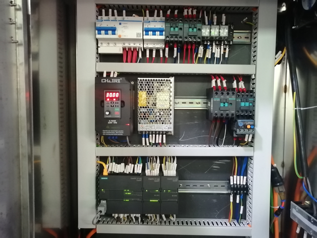 12 fejes töltőgép keverőfűtővel (2).jpg