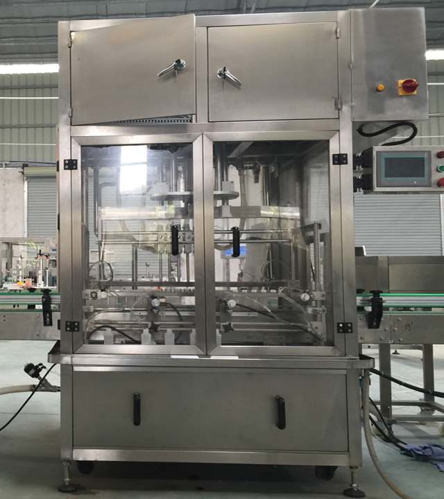 Linear filling machine with 4 filling heads LINEÁRIS FILLING MACHINE.jpg