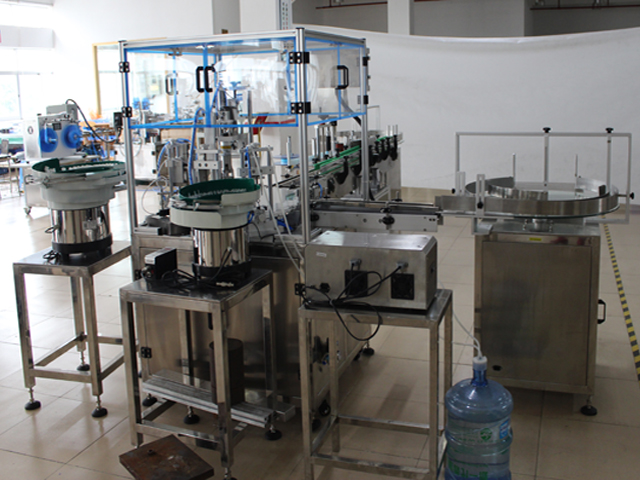 tényleges képek a töltősapka feliratozásáról.jpg