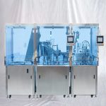 Gyógyszerészeti előretöltött fecskendők szerelvénytöltő kupakoló gépe