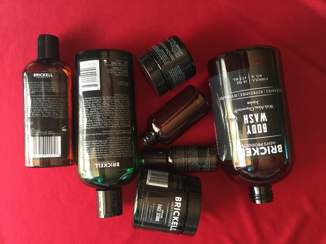 gördülő címkéző berendezés palackok címkézéséhez.jpg