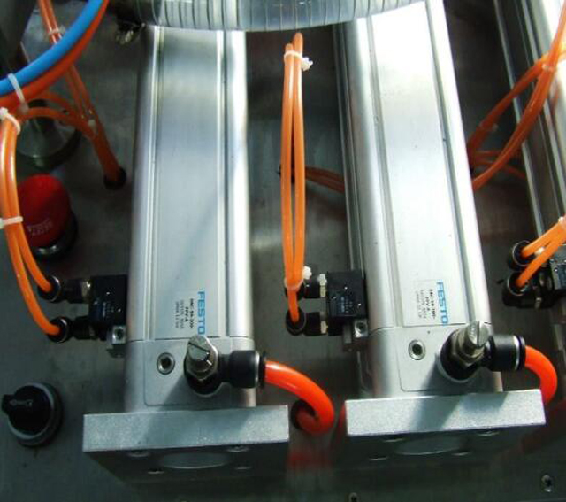 bezárja a képeket a töltőgépekhez.jpg