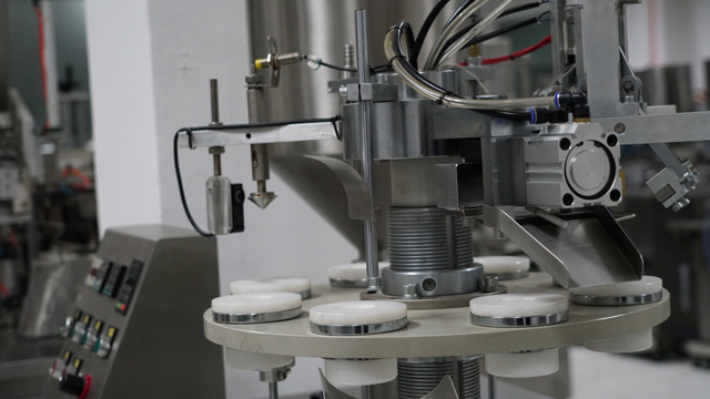 csőtöltő tömítő műanyag.jpg