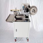 Félautomata zászlós címke applikátor kutyacsontos állateledel csomagolásához