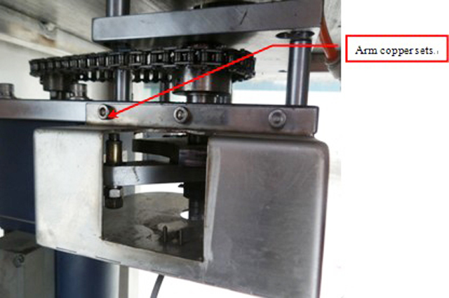 arm copper from capping screw capper equipment kar réz készletek a kupakológéptől.jpg