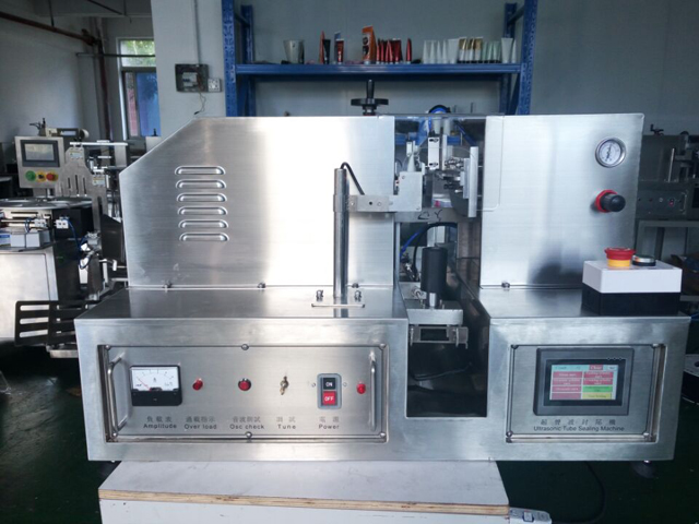 ultrasonic tube sealing equipment ultrahangos csőtömítő gép.jpg