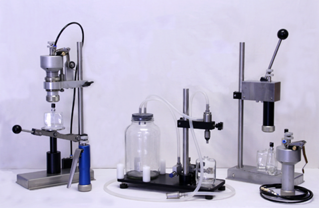 sajtológépek üvegpalackokhoz.jpg