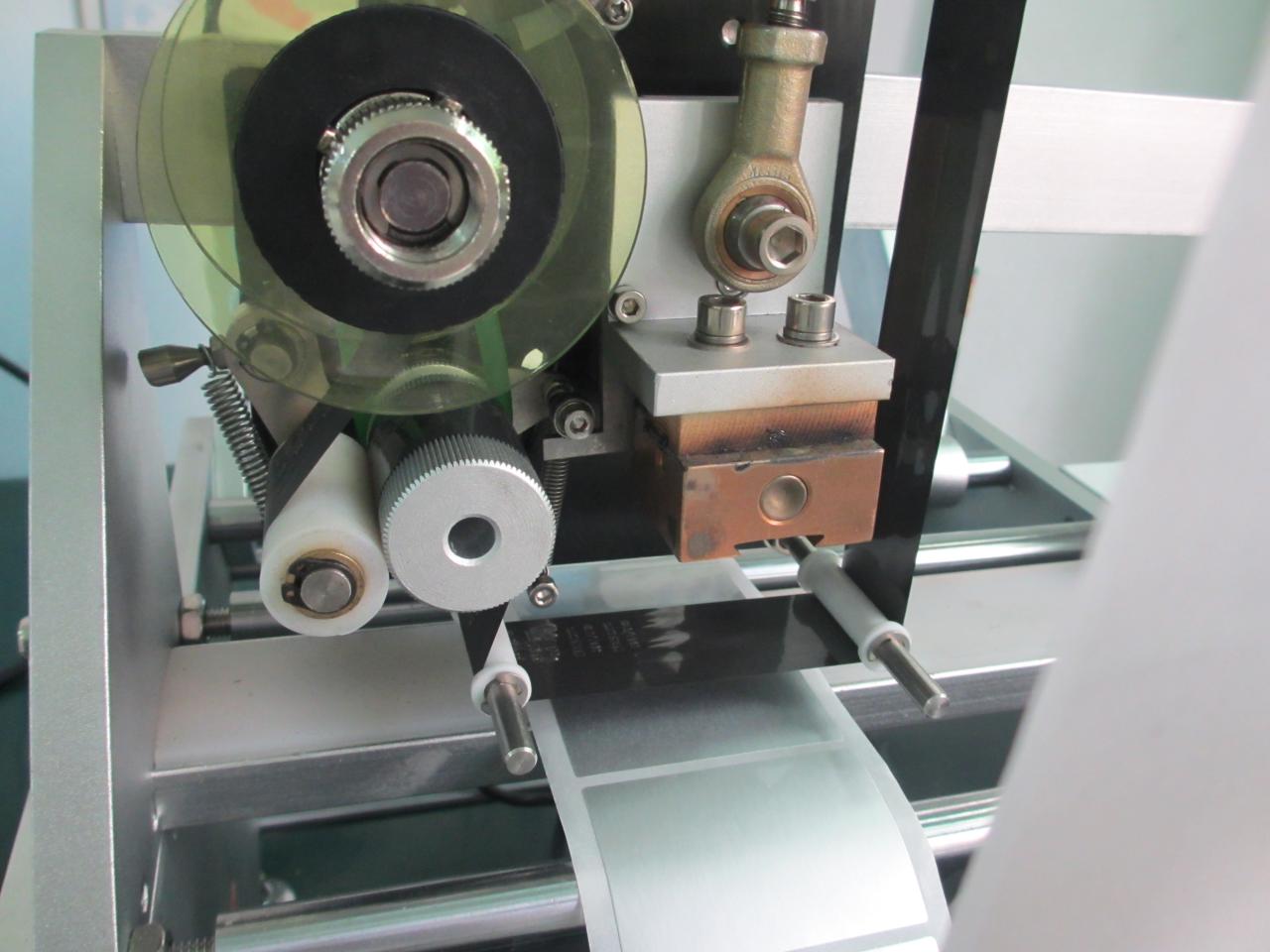 syringe labeling with printing coding function fecskendőcímke nyomtatási kódolóval (5).JPG