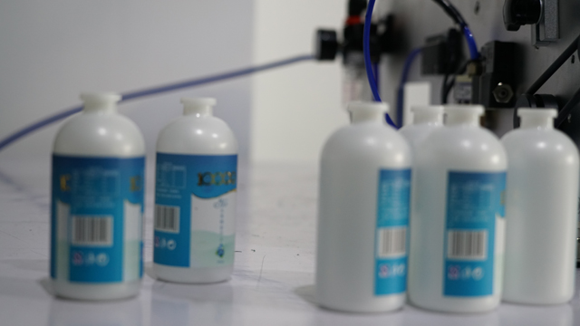 címkéző berendezés.jpg