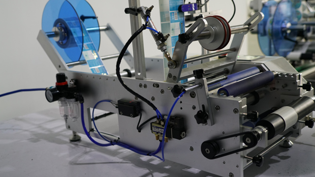 Oldalsó képek a címkéző gépekhez.jpg