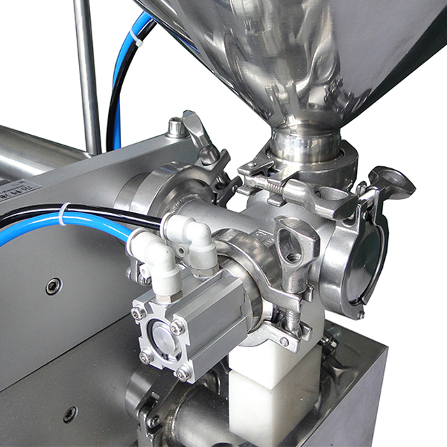 liquid filling machine for lotion shampoo cream SHampontöltő berendezés.jpg