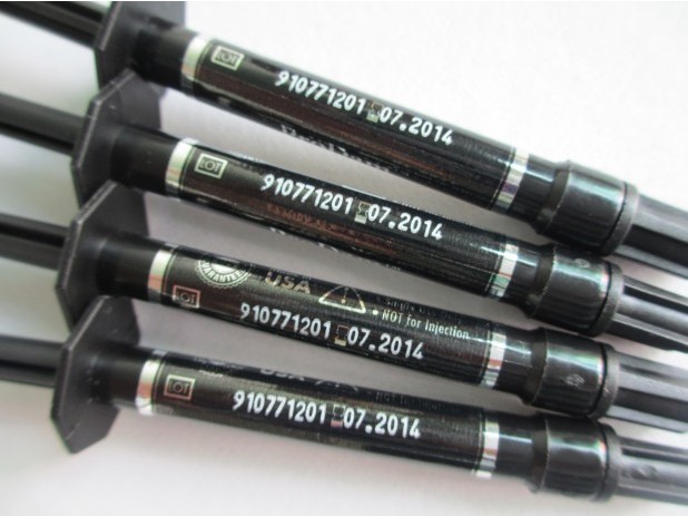 labeling printer machine for syringes fecskendő feliratozás nyomtatás.jpg