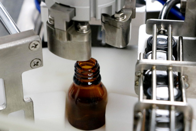 olajpalacktöltő gép tabletop.jpg