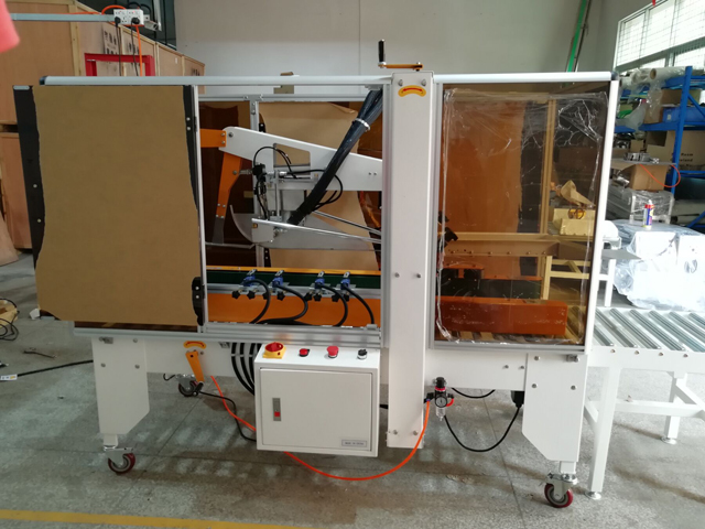 kartonlezáró olvadékragasztó készülékkel (1).jpg