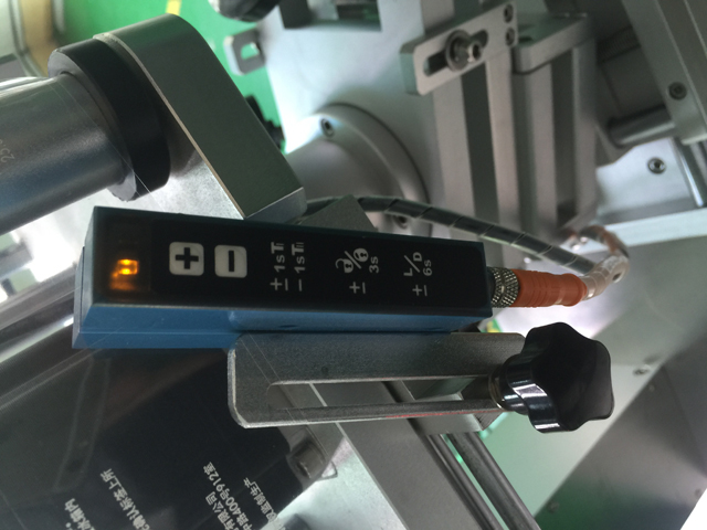 érzékelő az átlátszó címkék észlelésére.jpg